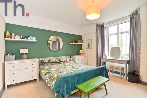 2 bedroom detached bungalow for sale, Ventnor PO38