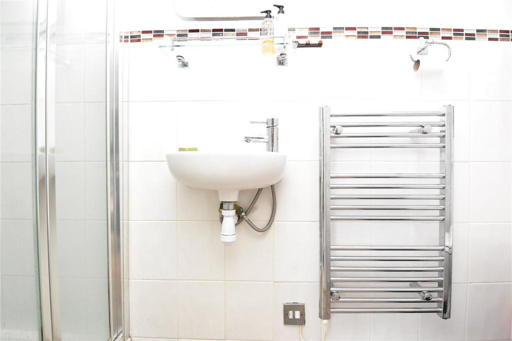 Gf Shower Room