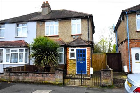3 bedroom semi-detached house for sale, Shaftesbury Avenue , Feltham, Middlesex, TW14