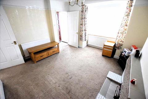 3 bedroom semi-detached house for sale, Shaftesbury Avenue , Feltham, Middlesex, TW14