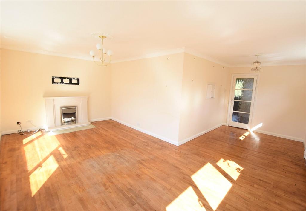 Osborne Drive, Hampshire GU52 4 bed bungalow for sale £600,000