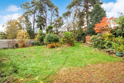 4 bedroom bungalow for sale, Osborne Drive, Hampshire GU52