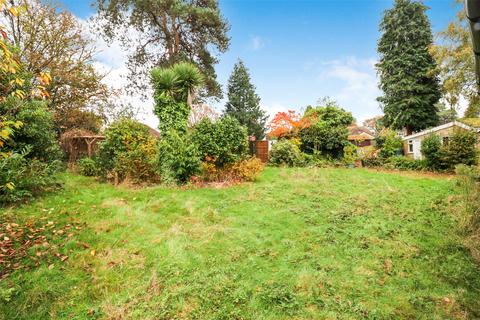 4 bedroom bungalow for sale, Osborne Drive, Hampshire GU52