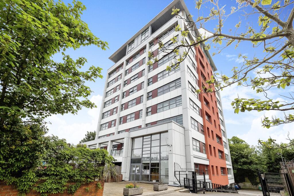 Two bedroom apartment for sale   Romford Road, Fo