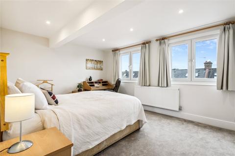 59 Alfriston Road, London, SW11 6NR