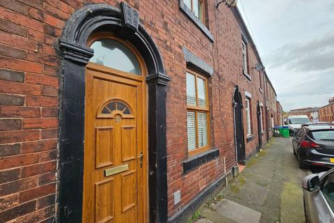 2 bedroom terraced house to rent, Newchurch Street, Rochdale