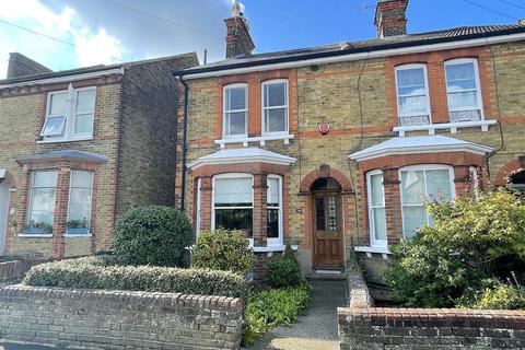 104 Athelstan Road, Faversham, ME13 8QW