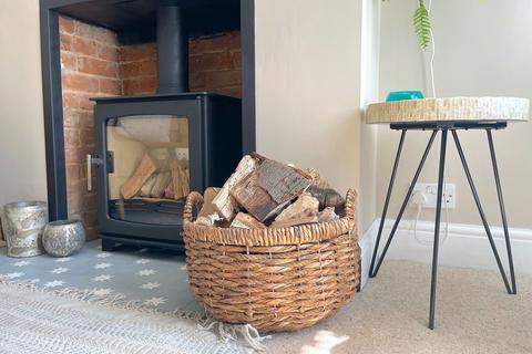 104 Athelstan Road, Faversham, ME13 8QW