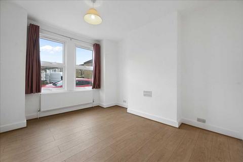 2 bedroom apartment to rent, Pevensey Road, London
