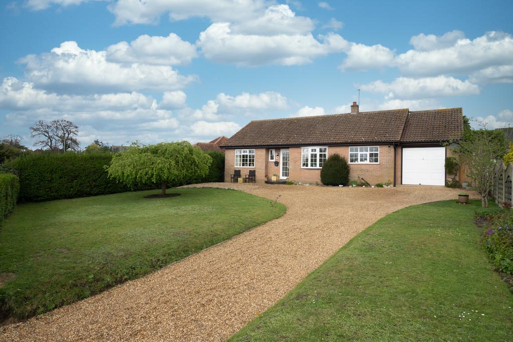 Halesworth IP19 3 bed detached bungalow for sale £450,000