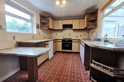 4 bedroom chalet for sale, Yarmouth Road, Broome, Bungay