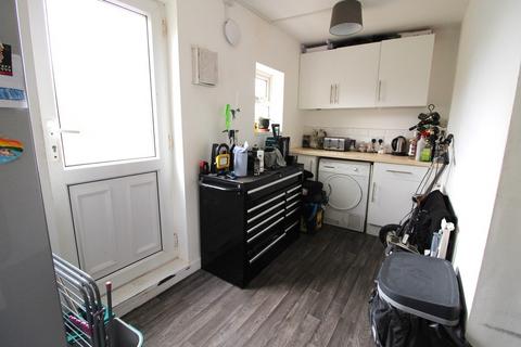 3 bedroom end of terrace house for sale, Theaker Avenue, Gainsborough