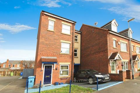 3 bedroom townhouse for sale, Pippin Close, Misterton