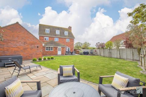 5 bedroom detached house for sale, Minnow Way, Mulbarton