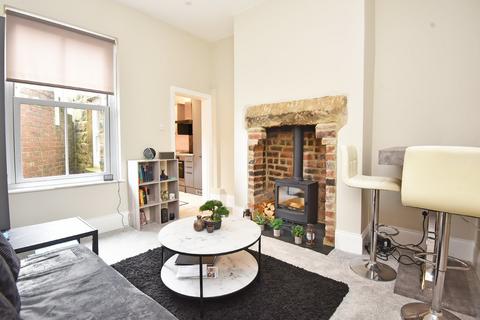 2 bedroom ground floor flat to rent, West Cliffe Terrace, Harrogate
