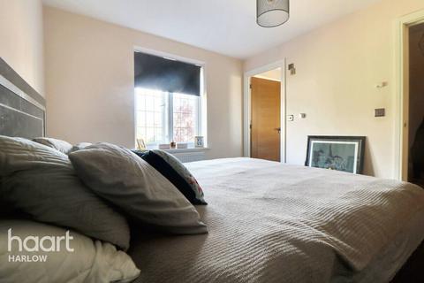2 Howe Drive, Gilston, Harlow, CM20 2FT