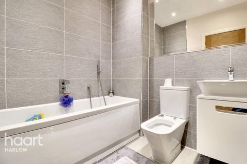 2 Howe Drive, Gilston, Harlow, CM20 2FT
