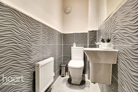2 Howe Drive, Gilston, Harlow, CM20 2FT