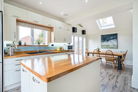 31 Beeches Avenue, Carshalton, SM5 3LJ