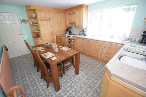 3 bedroom detached bungalow for sale, Yates Flat, Bradford BD18