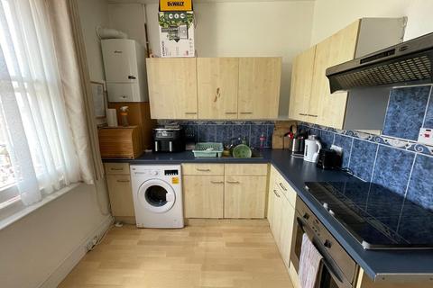 2 bedroom apartment to rent, Meads Street, Eastbourne BN20