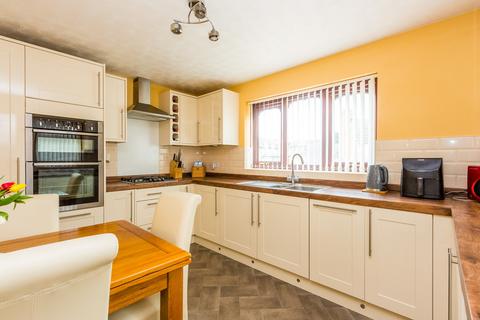 2 bedroom detached bungalow for sale, The Brambles, Wymington NN10