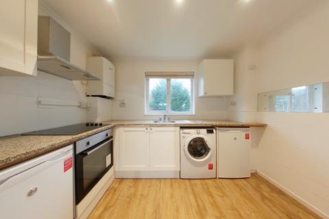 1 bedroom flat to rent, Croft Close, Kings Langley WD4