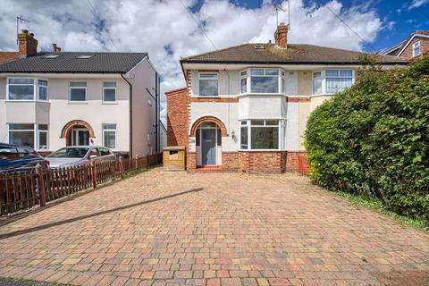4 bedroom semi-detached house to rent, Bachefield Avenue, Chester CH3