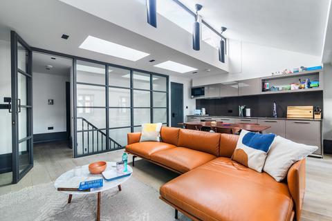 2 bedroom apartment to rent, King Street, Covent Garden WC2
