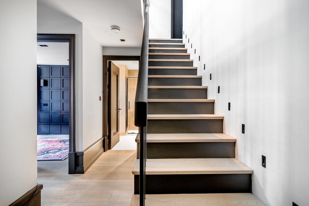 King St, Covent Garden - internal stair case