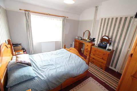 28 East Avenue, Ruabon, Wrexham, LL14 6BG