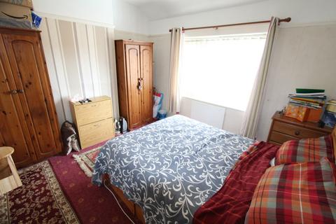 28 East Avenue, Ruabon, Wrexham, LL14 6BG