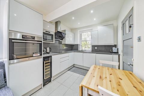 4 bedroom apartment to rent, Kings Avenue London SW4