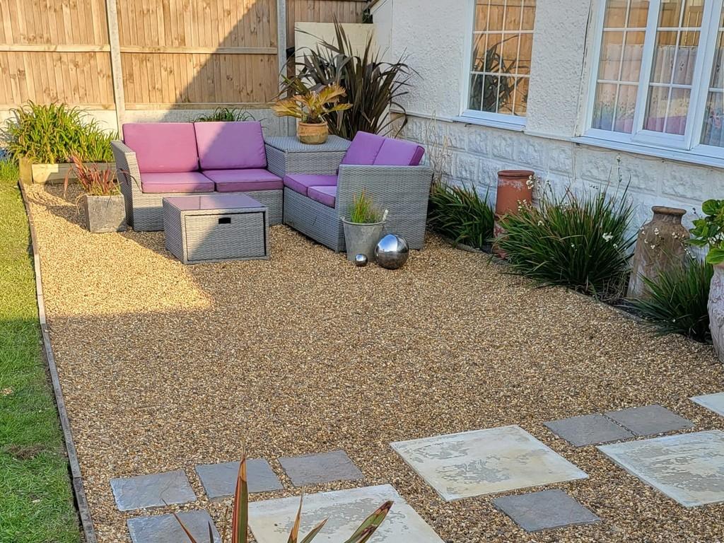 Front seating area