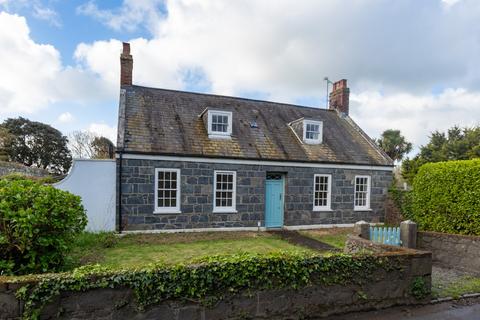 3 bedroom detached house for sale, Baubigny Road, St. Sampson's