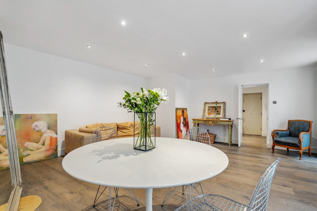 Brompton Square 32, Flat 1 3