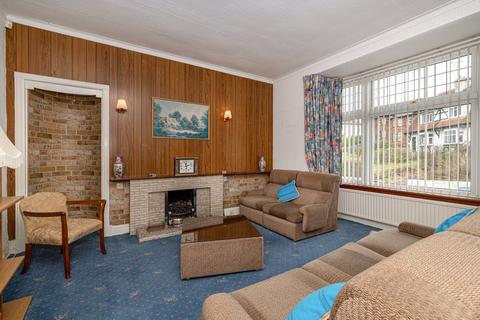 3 bedroom terraced house for sale, Woodlands Road, Thornliebank, Glasgow, East Renfrewshire