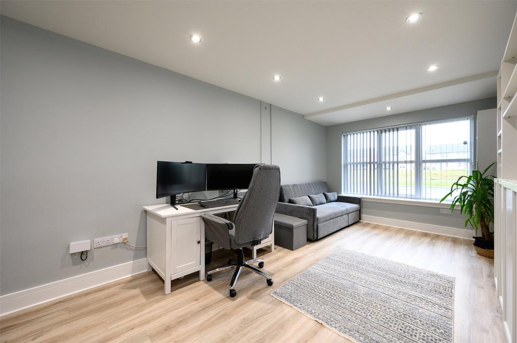 Bedroom 4/Office