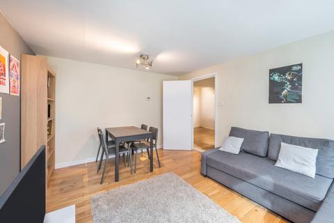 1 bedroom flat for sale, Vale Royal House, 36 Newport Court, London