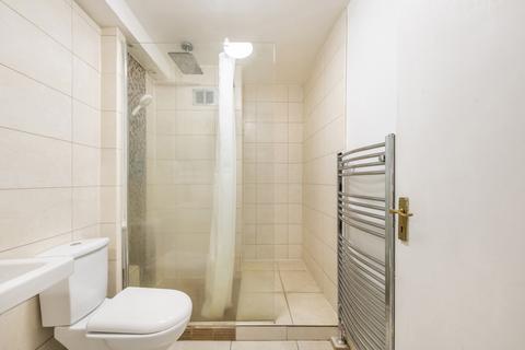 1 bedroom flat for sale, Vale Royal House, 36 Newport Court, London