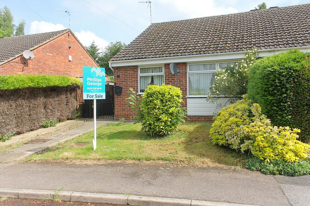 Derwent Walk, Oadby 2 bed semidetached bungalow for sale £230,000