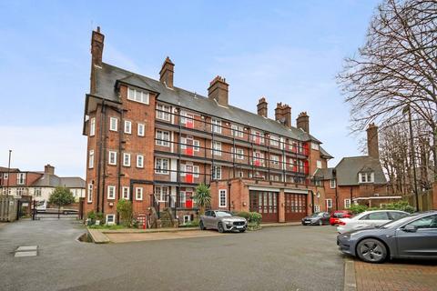 2 bedroom apartment to rent, Eaglesfield Road, London