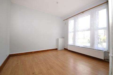 3 bedroom terraced house to rent, Tewson Road, London
