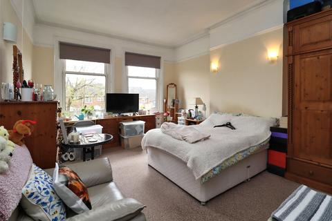 5 bedroom maisonette for sale, Woking, Surrey GU22