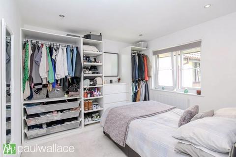 Flat 20, Richmond Court High Road, Broxbourne, EN10 7BN