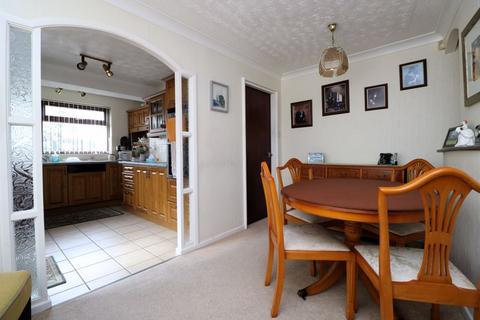 6 Clover Hill, Walsall, WS5 3DF