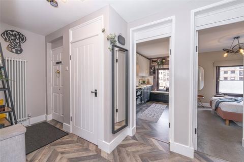 20/3 Shore, Edinburgh, EH6 6QN