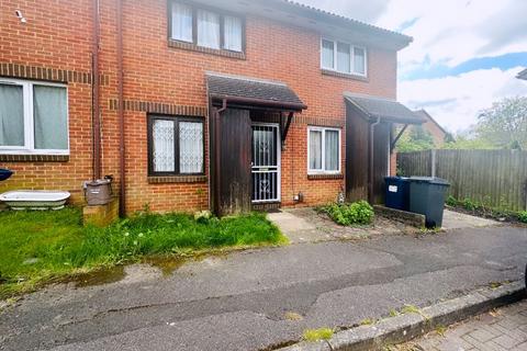 2 bedroom terraced house for sale, Pavilion Way, Edgware