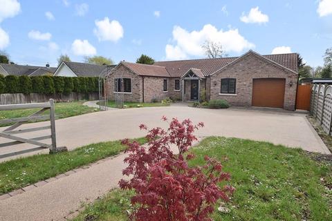 3 bedroom detached bungalow for sale, 40 Tor O Moor Road, Woodhall Spa