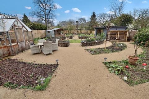 3 bedroom detached bungalow for sale, 40 Tor O Moor Road, Woodhall Spa